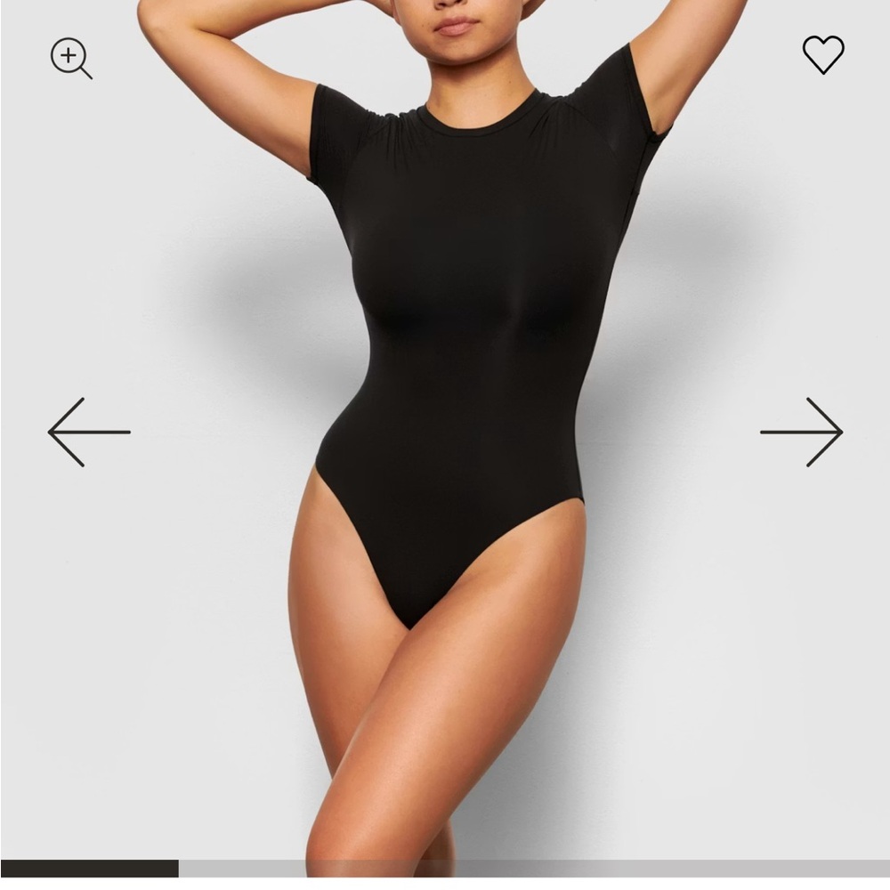 SKIMS fits everybody t-shirt bodysuit